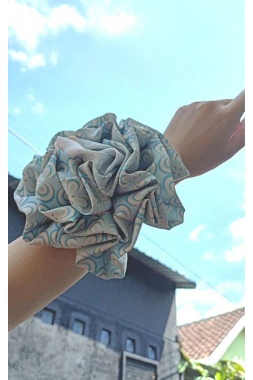 Scrunchie Flower Motif
